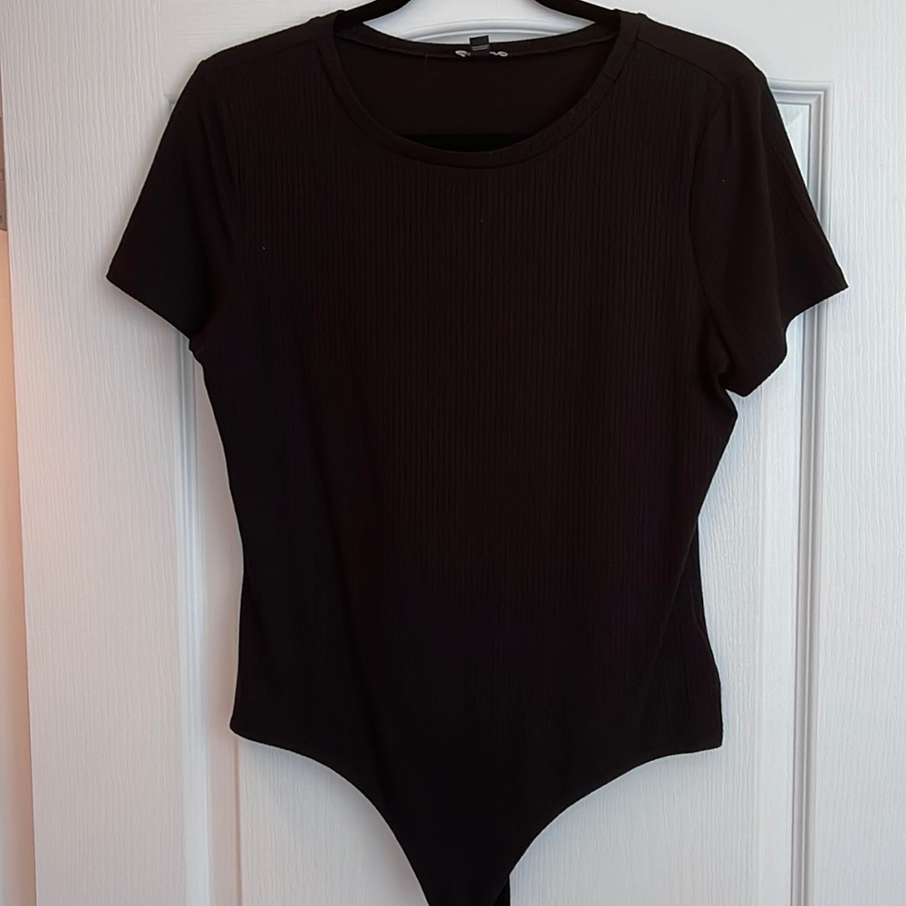 Black shirt sleeve bodysuit